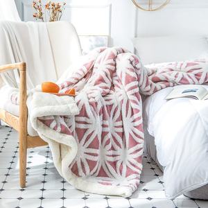 Housse de couette d'hiver en flanelle de laine de style nordique deux côtés - Product Image 5