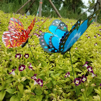 Arrangements floraux artificiels faits à la main en forme de papillon - Matériel plastique pour l'aménagement paysager, les attractions touristiques et les lieux événementiels