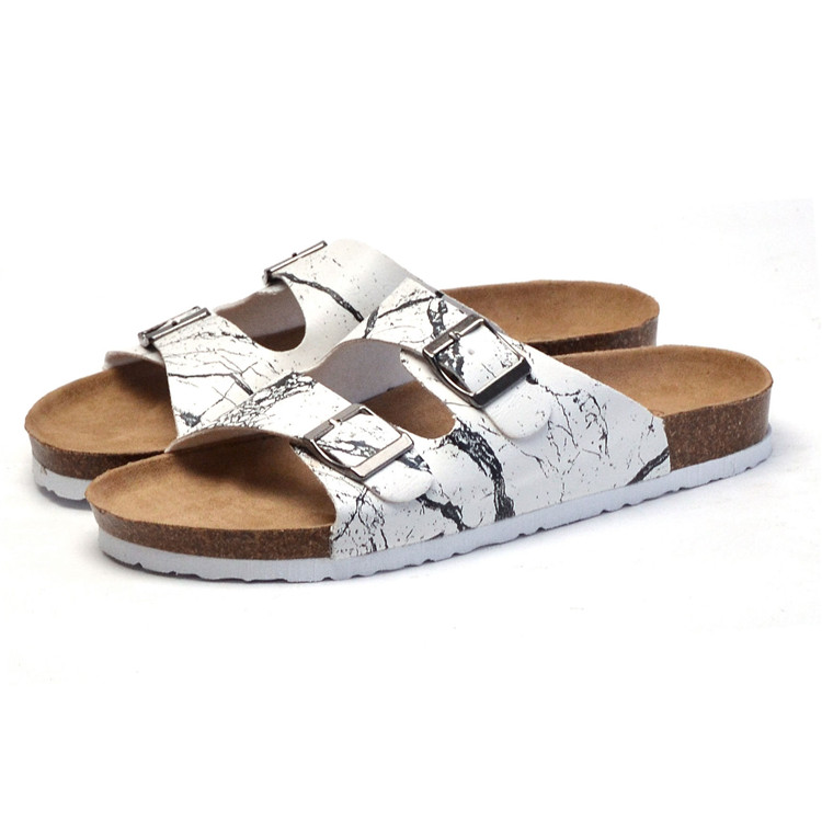 2021 New Summer Trend Korean Leather Flat Shoes Soft Buckle Flip Flops Men Slides Comfortable Cork Slippers and Sandals