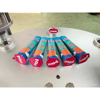 Machine automatique de remplissage et de scellage de tasses de crème glacée Calippo de type rotatif KIS-900