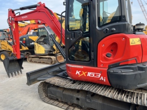 En stock : Excavatrice Kubota KX163 d'occasion, peinture d'origine japonaise, pas de fuite d'huile dans le système hydraulique, compatible avec marteau et grappin. - Product Image 4
