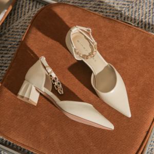 Nuevos zapatos de boda sexys con cierres metálicos, diseño de punta en pico, tacón medio-alto, estilo con cordones, sandalias formales para mujer - Product Image 4