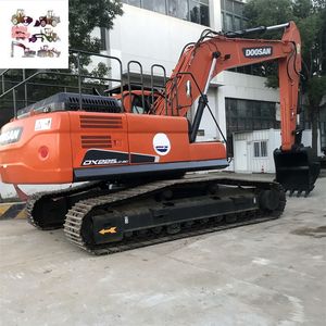 Excavatrice sur chenilles d'occasion DOOSAN DX225LC avec moteur puissant et moteur électrique inclus, certifiée CE ISO EPA EURO5 - Product Image 1