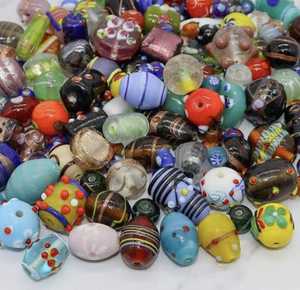 Fabricación de joyas Pulseras de cuentas de vidrio disponibles al precio más barato Alta calidad Hecho a mano Nuevas cuentas de vidrio de plata Lisa Cotted - Product Image 1