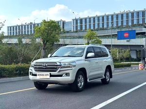 <span class=keywords><strong>2018</strong></span> para SUV Automático Gasolina 4L 50001-75000 Millas LED Volante a la Izquierda Neumáticos R17 Asientos de Tela con Iluminación Interior - Product Image 2