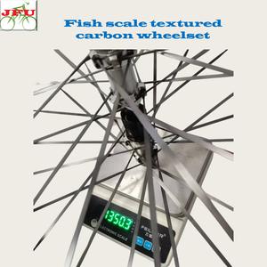 Juego de Ruedas de Fibra de Carbono Completo con Diseño de Escamas de Pescado Personalizado para Cervelo, Pinarello, Colnago, Canyon, Factor, Scott, Trek, Hecho en China - Product Image 5