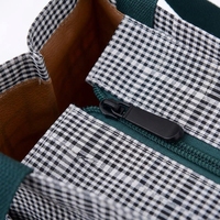Sac fourre-tout imperméable à carreaux et à fleurs, capacité moyenne, doublure TC, taille personnalisée pour les trajets quotidiens et les repas.