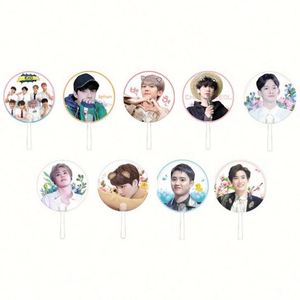 Éventail en plastique transparent personnalisé avec impression de slogan et design sur mesure pour concert - Product Image 1