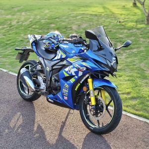 ซูซูกิ จีเอสเอ็กซ์155 สแตนดาร์ด - เครื่องยนต์ 155 ซีซี ระบบหัวฉีด, เกียร์ธรรมดา 5 สปีด และเบรกดิสก์คู่เพื่อการขับขี่ที่สมจริง - Product Image 6