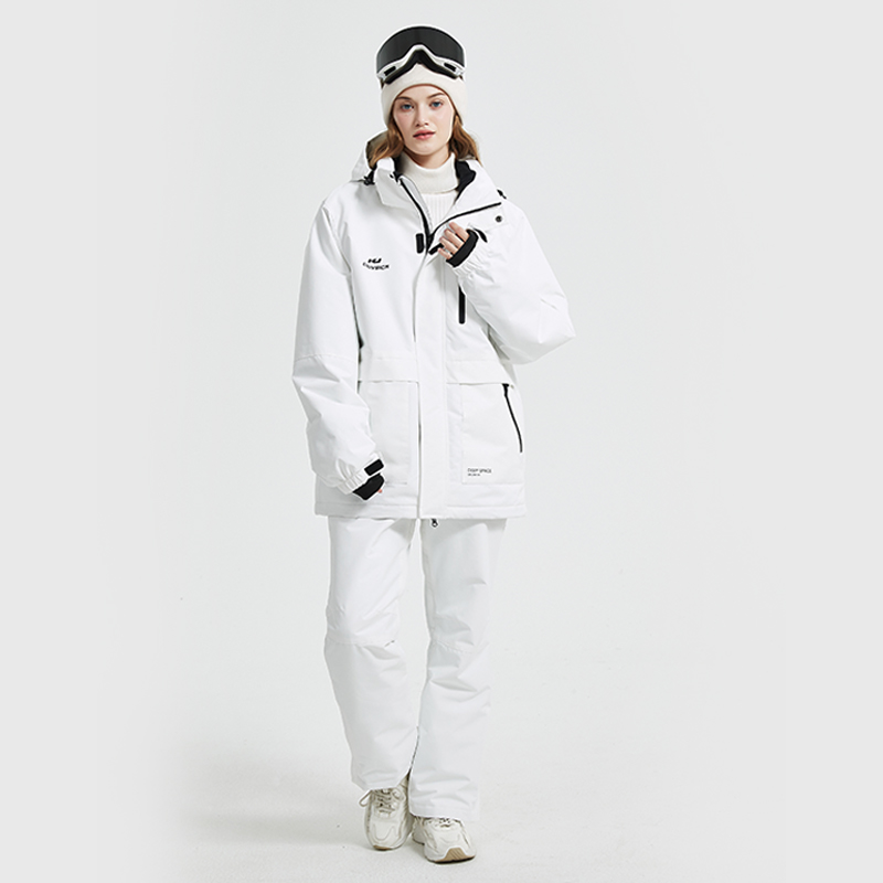 Hauts blancs-pantalons blancs