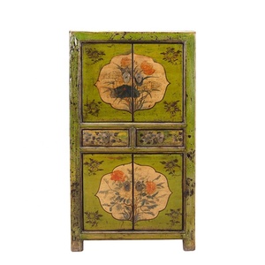 Mueble de Almacenamiento Chino Antiguo Clásico Decorado con Flores Pintadas a Mano - Product Image 3