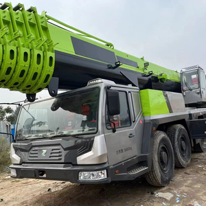 Grue sur camion Zoomlion d'occasion de 220 tonnes – Moteur, pompe et boîte de vitesses fonctionnels, hauteur de levage supérieure - Product Image 1
