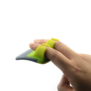 Gadgets de cuisine créatifs Éplucheurs à double doigt en plastique et acier inoxydable Éplucheur de pomme et de <span class=keywords><strong>palme</strong></span> pour légumes - Product Image 3