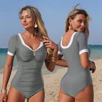 Nouvelle Arrivée 2026 – Maillot de Bain Une Pièce Femme Taille Haute Halter Manches Courtes avec Bordure Contrastante et Décolleté Plongeant Froncé – Idéal Plage