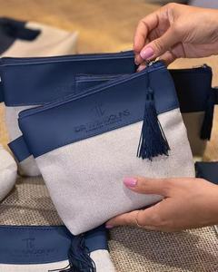 Sac cosmétique en coton et lin PU de haute qualité pour femmes, logo en relief, petit sac de rangement de voyage, logo personnalisé, pochette zippée pour femmes - Product Image 5