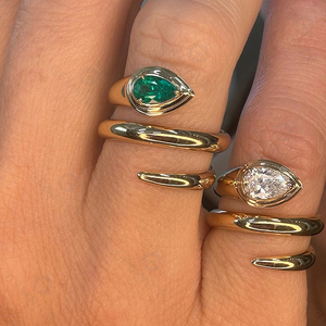 Anillo Gemnel Triple Wrap Tip to Tail con diamante en forma de pera, plata 925, movimiento de oro bajo tono. - Product Image 4