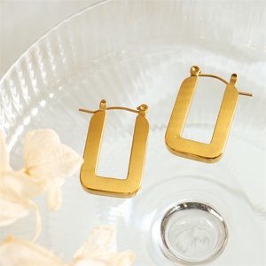 Pendientes de Acero Inoxidable Populares, Pendientes Cuadrados Delicados y Huecos para Mujer - Product Image 2