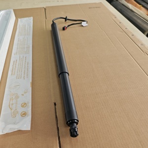 <span class=keywords><strong>Vérin</strong></span> <span class=keywords><strong>de</strong></span> <span class=keywords><strong>hayon</strong></span> électrique à gaz 81831-S8100 81841-S8100 pour Hyundai Palisade 2020-2022 – Moteur <span class=keywords><strong>de</strong></span> levage <span class=keywords><strong>de</strong></span> <span class=keywords><strong>hayon</strong></span> - Product Image 4