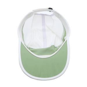 Gorra Deportiva Ajustable de 5 Paneles de Calidad Premium, Estilo Moderno y Deportivo con Tela Tejida, Logotipo Personalizado con Impresión de Goma - Product Image 6