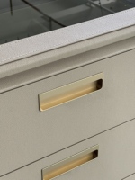 Dressing autoportant noir minimaliste avec îlot central et tiroirs – Meuble de rangement moderne pour chambre à coucher