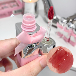 Lucidalabbra Liquido Gege Bear con Fiocco Rosa Carino, Alta Qualità, Regalo di Natale, Rossetto Lucido Idratante con Logo/Motivo - Product Image 3
