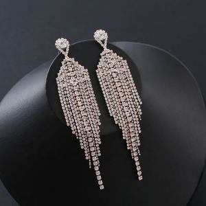 Boucles d'oreilles pendantes de mariée de haute qualité, classiques, géométriques, plaquées or, avec strass, chaîne longue à pampilles scintillantes pour femmes - Product Image 1