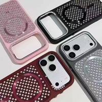 Nouvelles pièces détachées, Perçage de précision, Assortiment de couleurs, Cadre d'appareil photo, Fixation magnétique, Coque de téléphone de haute qualité