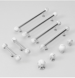 Poignées de meubles chromées armoires sphériques en marbre blanc poignées de <span class=keywords><strong>porte</strong></span> en laiton massif argent monotrou armoire tiroir de cuisine - Product Image 2