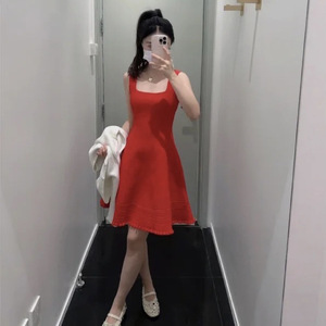 2025 donna retrò Mini <span class=keywords><strong>abito</strong></span> senza maniche <span class=keywords><strong>in</strong></span> <span class=keywords><strong>maglia</strong></span> rossa stile solido per feste di vacanza di piacere datazione dolce vita naturale - Product Image 2