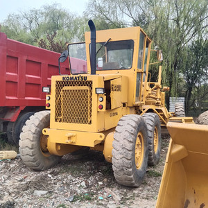 Motoniveladora Komatsu GD511A con Motor para Operaciones de Nivelación de Terrenos de Gran Extensión - Product Image 4