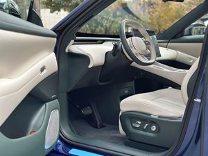 <span class=keywords><strong>Auto</strong></span> Eléctrico Usado Xiao <span class=keywords><strong>Mi</strong></span> Yu7 2025, Tracción en las Cuatro Ruedas, Volante a la Izquierda, 5 Plazas, Autonomía de 700 km NEDC - Product Image 5