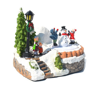 Maison de noël animée à éclairage Led en résine, maison de village lumineuse à fibre optique de noël avec Led multicolores - Product Image 2