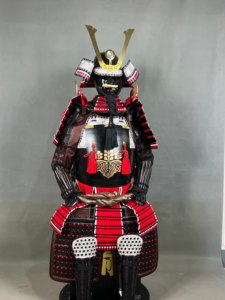 Ensemble d'armure de casque de samouraï japonais traditionnel de luxe moderne en cuir véritable pour costumes de cinéma et de télévision, accessoires de décoration intérieure - Product Image 4