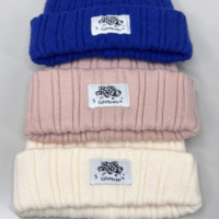 Gorro de Punto Liso para Invierno, Gorros con Etiqueta Tejida Personalizada de Marca Propia