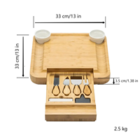 Plateau de service de charcuterie chic Nouveau design Planche à fromage en bambou et ensemble de couteaux à couverts pour les cadeaux et les fêtes de réchauffement de la maison