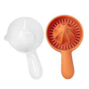 Exprimidor de Limones de Plástico con Taza Medidora, Exprimidor Manual 01BA069 01BA069 - Product Image 2