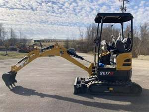 Mini-excavatrice chinoise de nouvelle marque SE16SR 1,7 tonne, excavatrice sur chenilles avec une capacité de godet de 0,04 m³ - Product Image 3