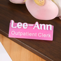Plaque de badge nominative personnalisée en acrylique, découpée au laser multicolore, avec nom écrit sur mesure pour médecins, infirmières et personnel de bureau