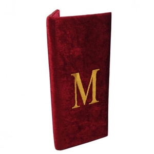 <span class=keywords><strong>Menu</strong></span> d'invitation personnalisé <span class=keywords><strong>de</strong></span> luxe en tissu velours avec broderie monogramme et support élastique - Product Image 1