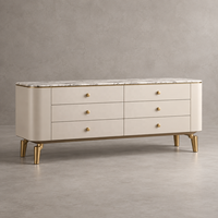 WYRAX Resort Gallery Geriffeltes Sideboard mit Steinoptik-Oberfläche, 4 Türen, Grifflose Aufbewahrung und Schlanke Goldene Beine