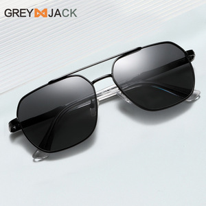 Gafas de sol polarizadas Greyjack para hombre, montura de metal negro, UV400, antideslumbrantes, para conducir al aire libre, gafas de moda con bisagras de resorte - Product Image 2