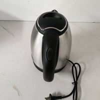 Vente directe d'usine 2L. Bouilloire électrique en acier inoxydable pour usage domestique. Bouilloire électrique automatique de qualité alimentaire.