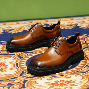 Zapatos casuales de negocios para hombre de cuero genuino con diseño retro de alta gama en azul y rojo mezclados. - Product Image 1