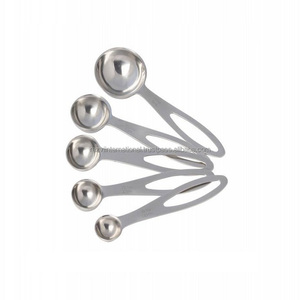 Cuillère doseuse en acier inoxydable au design pendulaire, écologique, outil de cuisine essentiel pour des mesures précises, compatible lave-vaisselle - Product Image 2
