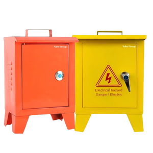 Caja de distribución portátil para obras de construcción con cubierta impermeable y puerta con cerradura para uso eléctrico temporal - Product Image 1