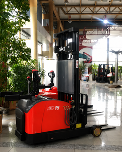 CQDM15-810 1500kg High Lift Electric Stacker with 24V Lead-acid <b>Battery</b> - Product Image 3