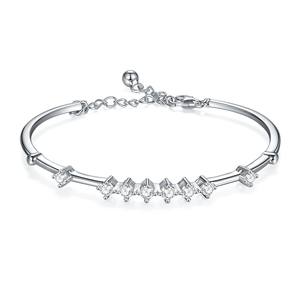 Bracelet en argent sterling avec moissanite, tendance et élégant, pour femme, idéal comme cadeau - Product Image 1
