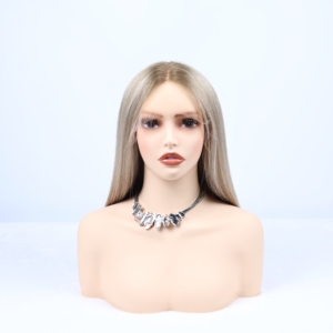 วิกผมตรงสีบลอนด์ประกายเทาแบบ HD Lace Top พร้อมโคนผมสีเข้ม แสกกลาง ดูเป็นธรรมชาติเหมือนหนังศีรษะจริง ความยาวปานกลางสำหรับ<span class=keywords><strong>ผู้หญิง</strong></span> - Product Image 3