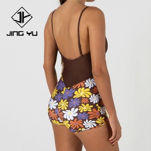 Combinaison de surf de haute qualité, imprimé vintage, confortable, bretelles fines, vacances, combinaison de surf personnalisée en nylon recyclé - Product Image 3