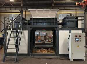 Broyeur à double arbre certifié CE avec deux moteurs <span class=keywords><strong>de</strong></span> 75 kW et réducteur pour la gestion des déchets - Product Image 1